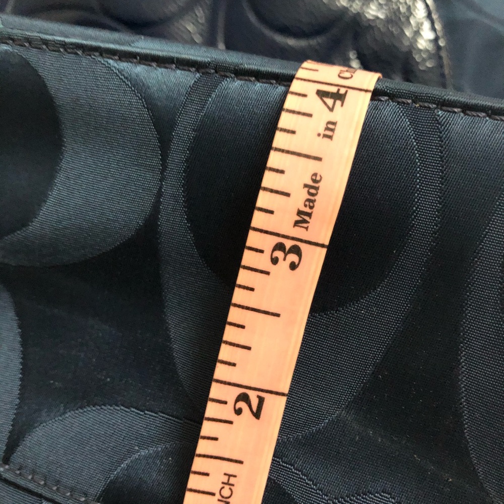 coach signature blue patent & canvas tote w/charm